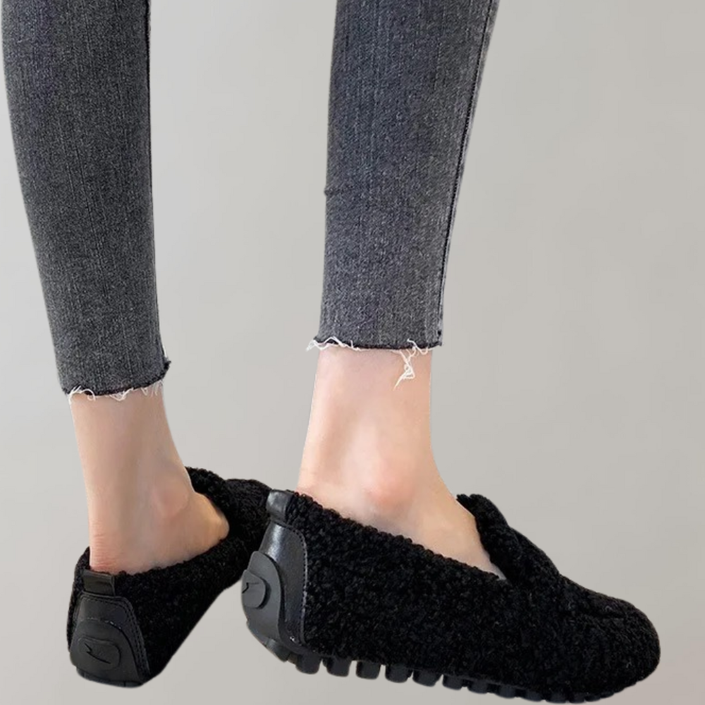 Elyn - Weicher Plüsch-Slipper für Damen