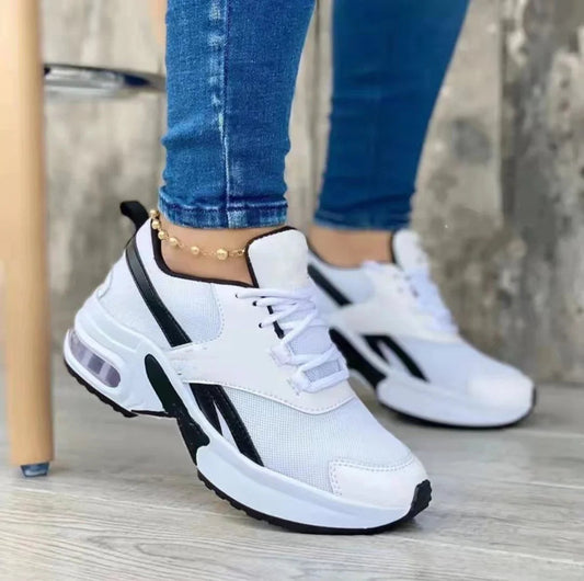 Christa - Sneakers - Sportlich- Leichtes Material - Alltagstauglich für Damen